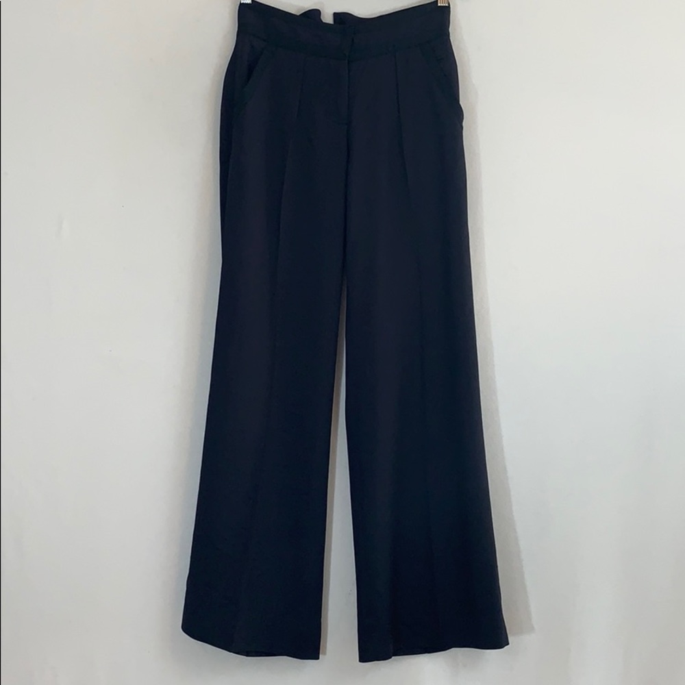 Diane Von Furstenberg Black Pants in Size 8.